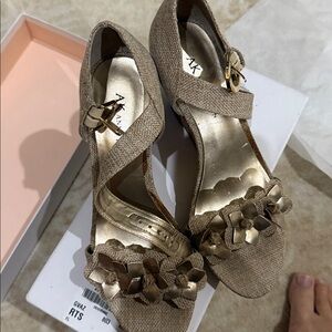 Elegant Tan Heeled Sandals with Gold Accents